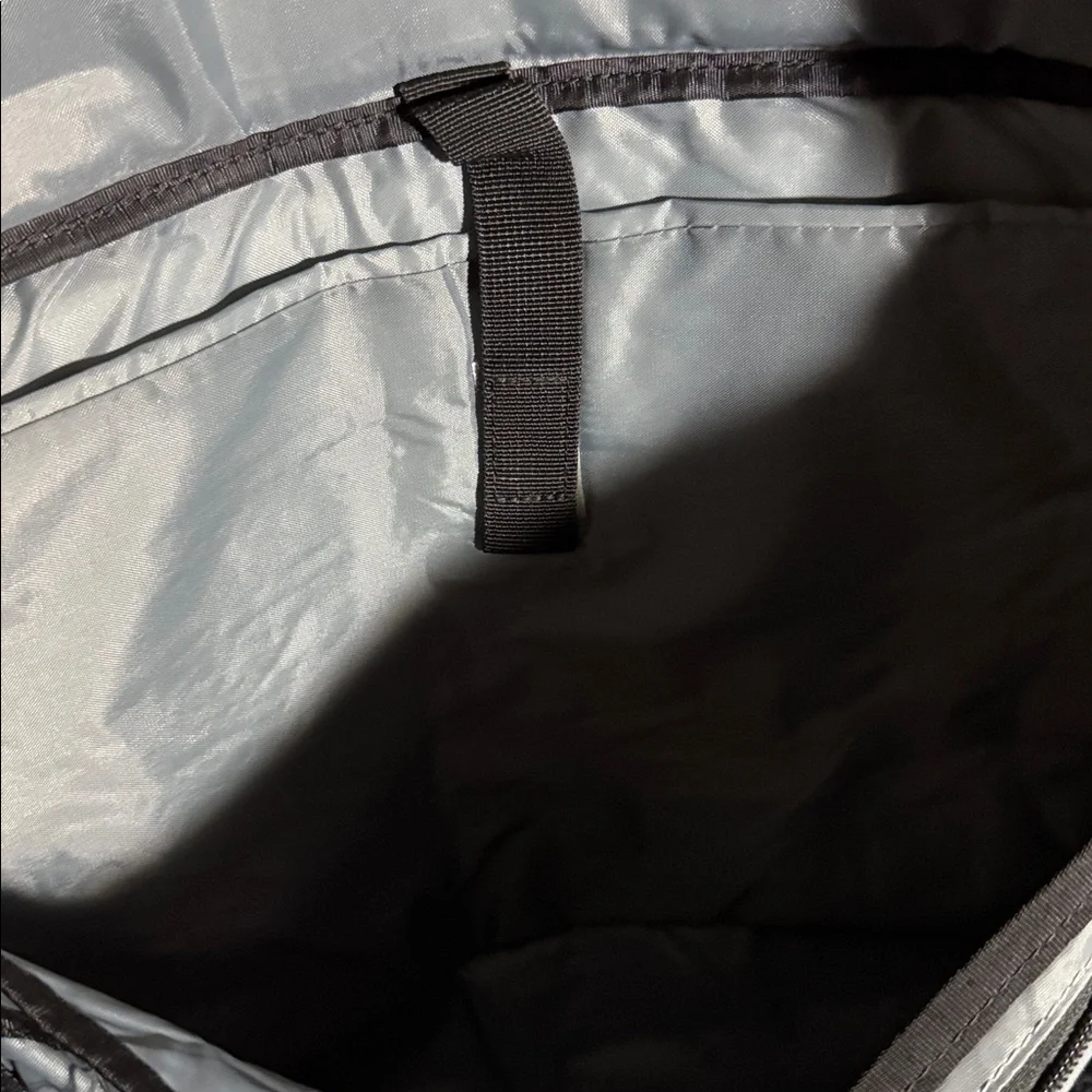 Dakine Messenger Bag crossbody laptop bag